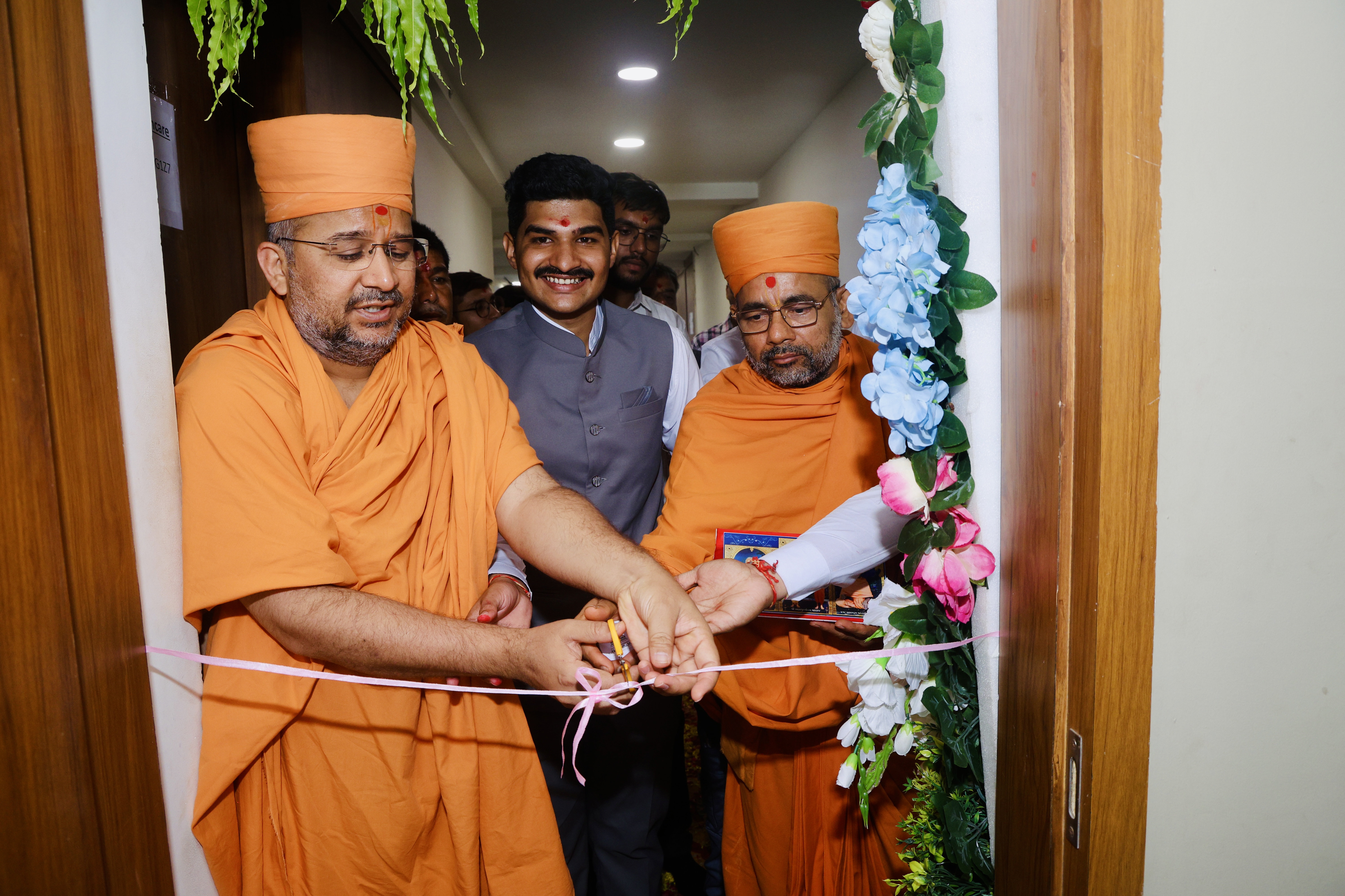 कार्यालय उद्घाटन और रिबन-कटिंग समारोह